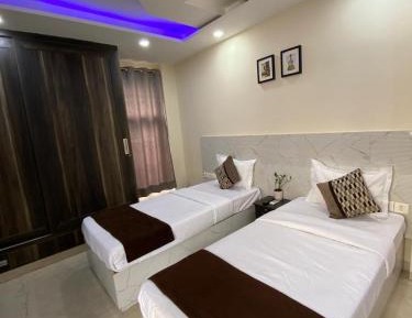 Twin Room with Balcony