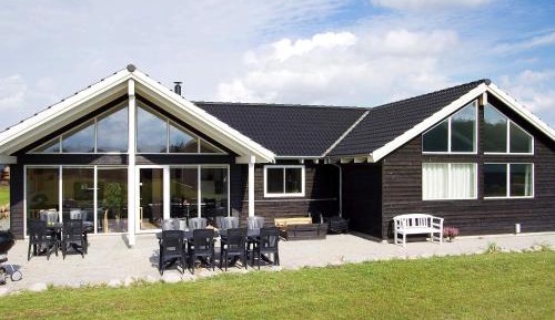 Seven-Bedroom Holiday Home
