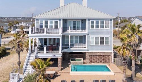 Eight-Bedroom Holiday Home