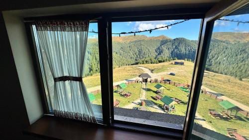 Superior Double or Twin Room with Mountain View