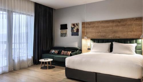 Junior King Suite