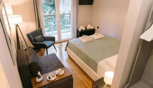 One-Bedroom Apartment with Balcony