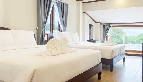 Family Room with Mountain View