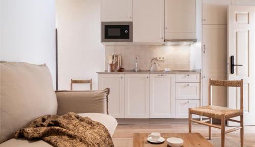 One-Bedroom Suite with Patio View