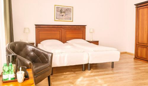 Double or Twin Room with Private Bathroom
