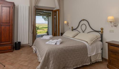 Apartment with Garden View