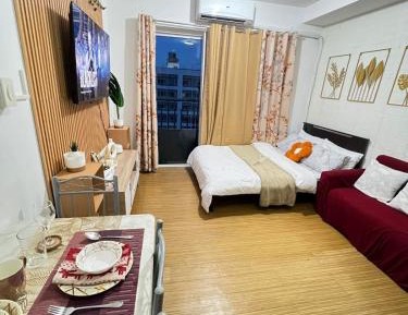 Studio Apartment with Balcony