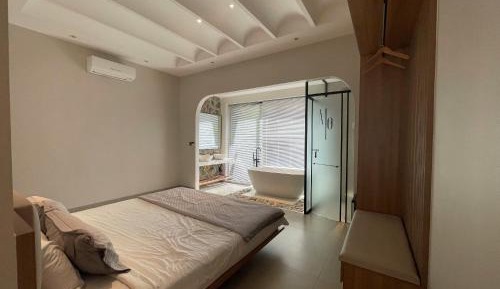 One-Bedroom Apartment with Terrace