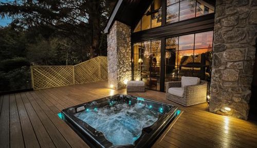 Villa with Garden View