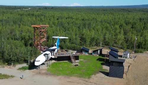 Apartment with Mountain View
