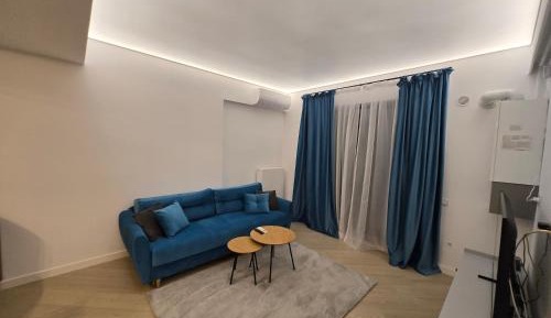 Deluxe Two-Bedroom Apartment with Garden View