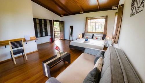 Deluxe Double Room with Balcony and Sea View