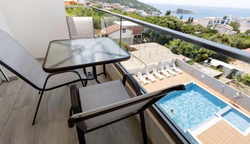 Two-Bedroom Apartment with Terrace and Sea View