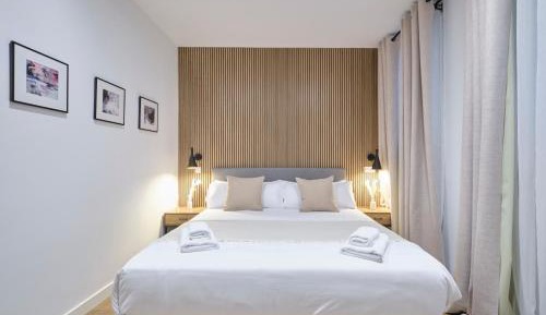 One-Bedroom Deluxe Apartment
