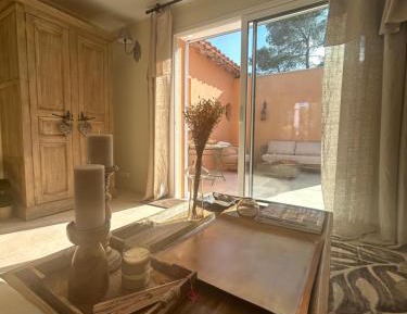 Apartment with Garden View