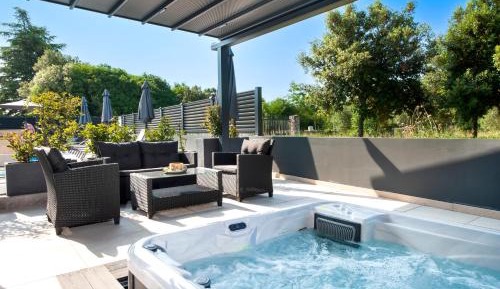 One-Bedroom Apartment with Spa Bath
