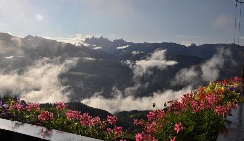 Apartment with Mountain View