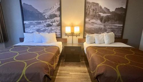 Queen Room with Two Queen Beds - Non-Smoking