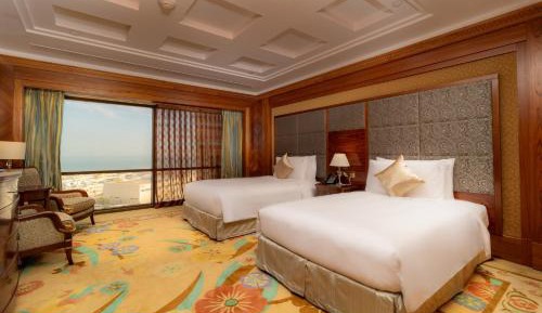 Two-Bedroom Suite with Jetted Tub, Sea View and Lounge Access