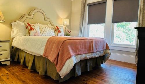 Two-Bedroom Apartment with City View