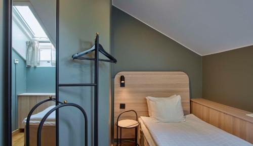 Single Room (No window)