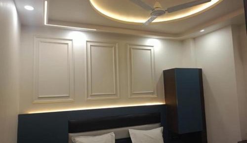 Deluxe Double Room (2 Adults + 1 Child)