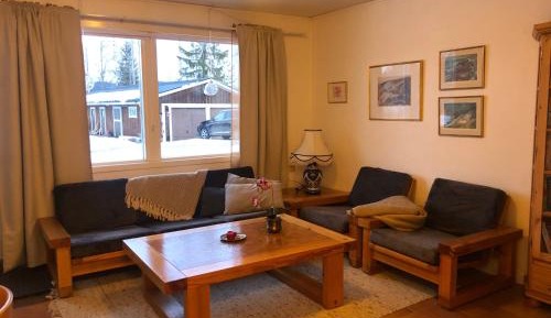 One-Bedroom Apartment with Lake View
