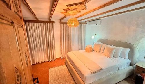 King Room with Mountain View
