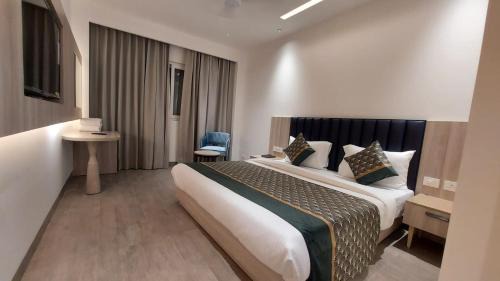 Super Deluxe Room With Airport Pick up