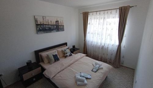 Three-Bedroom Apartment with Balcony