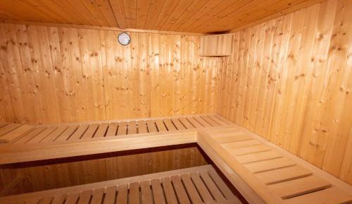 Two-Bedroom Apartment with Lake View