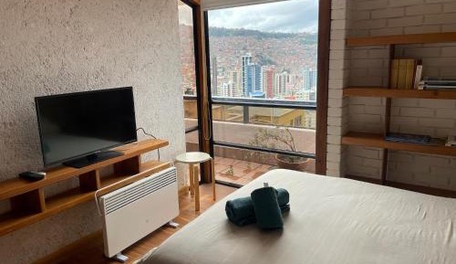 Apartment with Mountain View