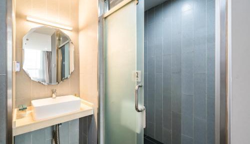 Twin Room with Bathroom