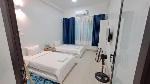 Room #1368700506