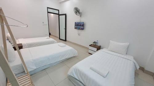 Single Bed in Male Dormitory Room
