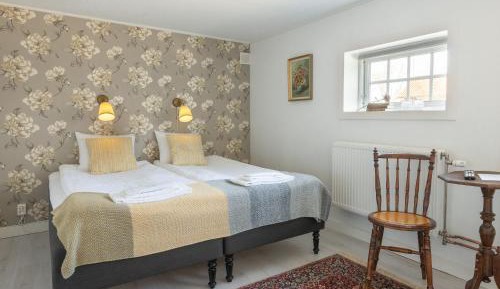 Double Room with Shared Bathroom