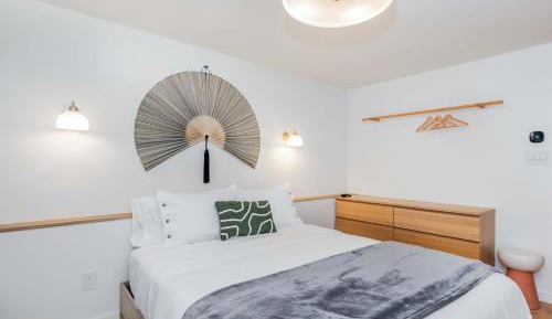 Deluxe Double Room with Shower