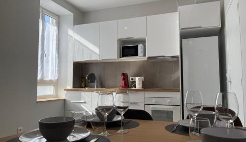 One-Bedroom Deluxe Apartment