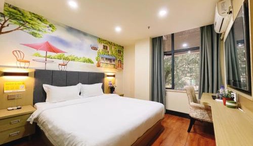 Business Queen Room 