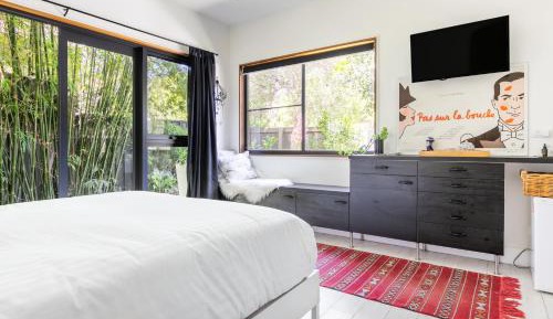 Queen Room with Garden View