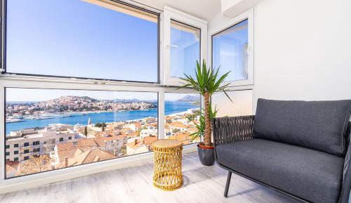 One-Bedroom Premium Apartment with Ocean View