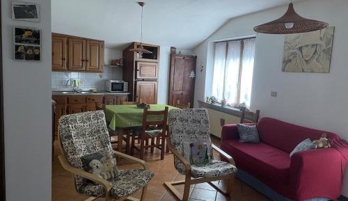 Two-Bedroom Apartment with Mountain View