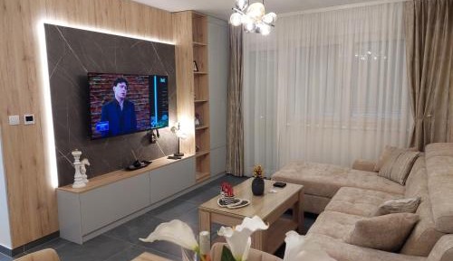 Three-Bedroom Apartment with Balcony