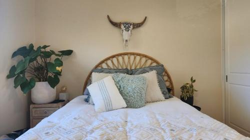 One-Bedroom Apartment with Balcony and Sea View