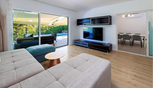 Five-Bedroom Holiday Home