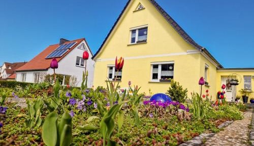 One-Bedroom Apartment with Terrace