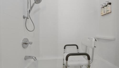 Standard King Room with Mobility Accessible Tub