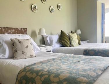 Family Room with Garden View