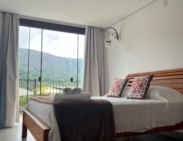 Deluxe Queen Suite