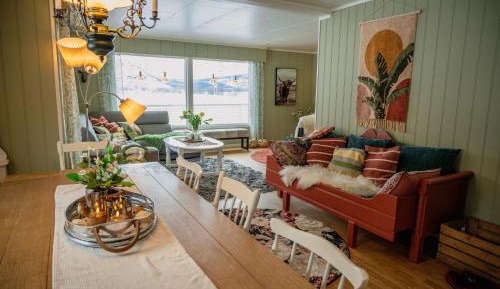 Three-Bedroom Holiday Home 